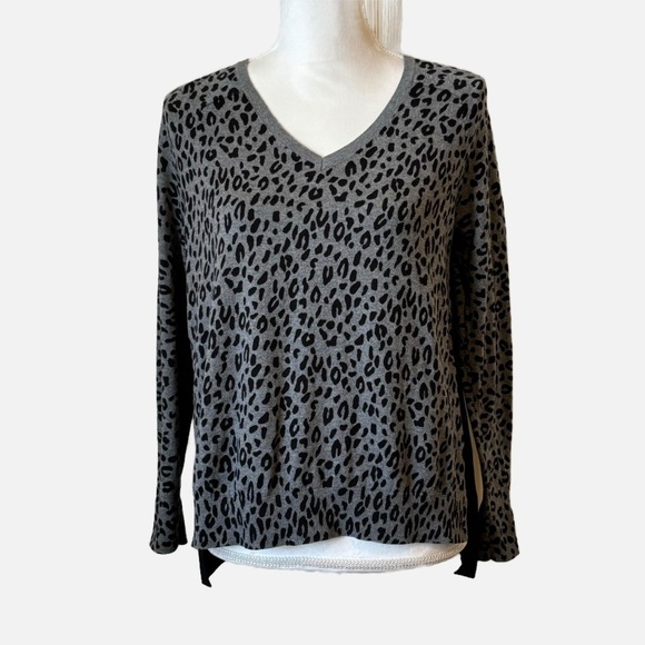 Loft Leopard Print Mixed Media Sweater V-Neck Small - Picture 9 of 9